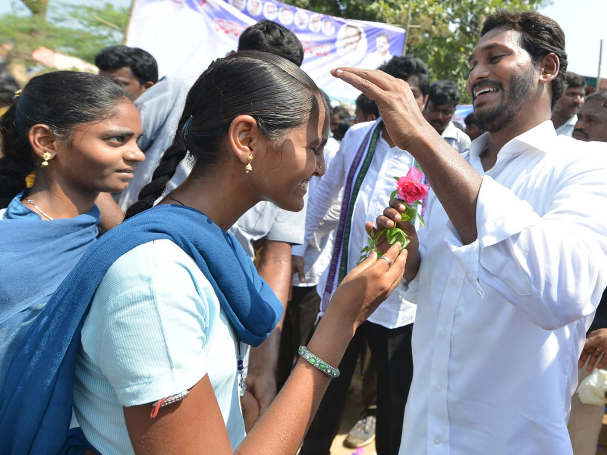 YS Jagan PrajaSankalpaYatra Day 281 Photo Gallery - Sakshi22