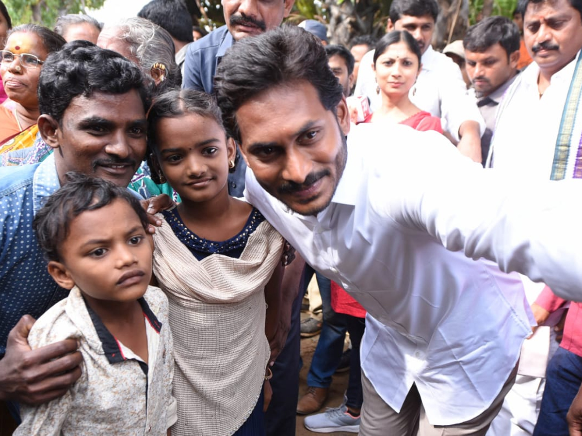 YS Jagan PrajaSankalpaYatra Day 282 Photo Gallery - Sakshi14