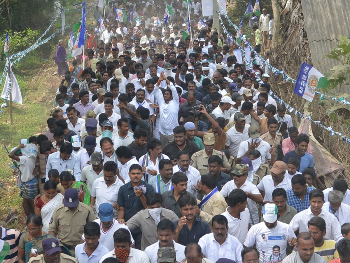 YS Jagan PrajaSankalpaYatra Day 282 Photo Gallery - Sakshi17