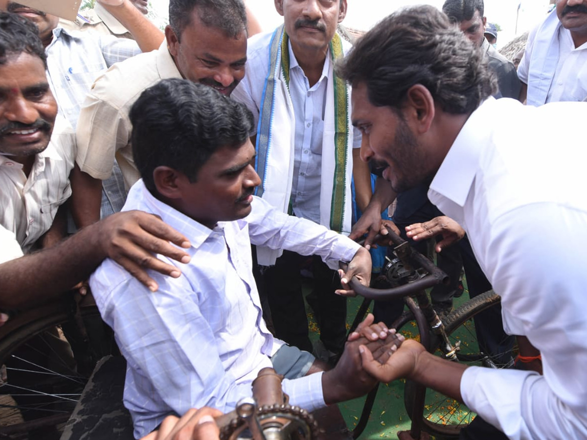 YS Jagan PrajaSankalpaYatra Day 282 Photo Gallery - Sakshi3