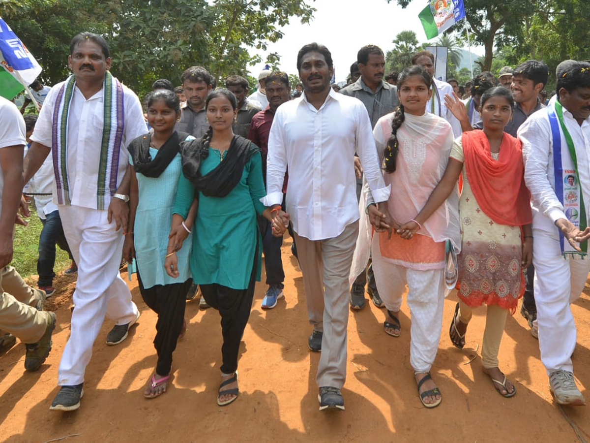 YS Jagan PrajaSankalpaYatra Day 282 Photo Gallery - Sakshi20