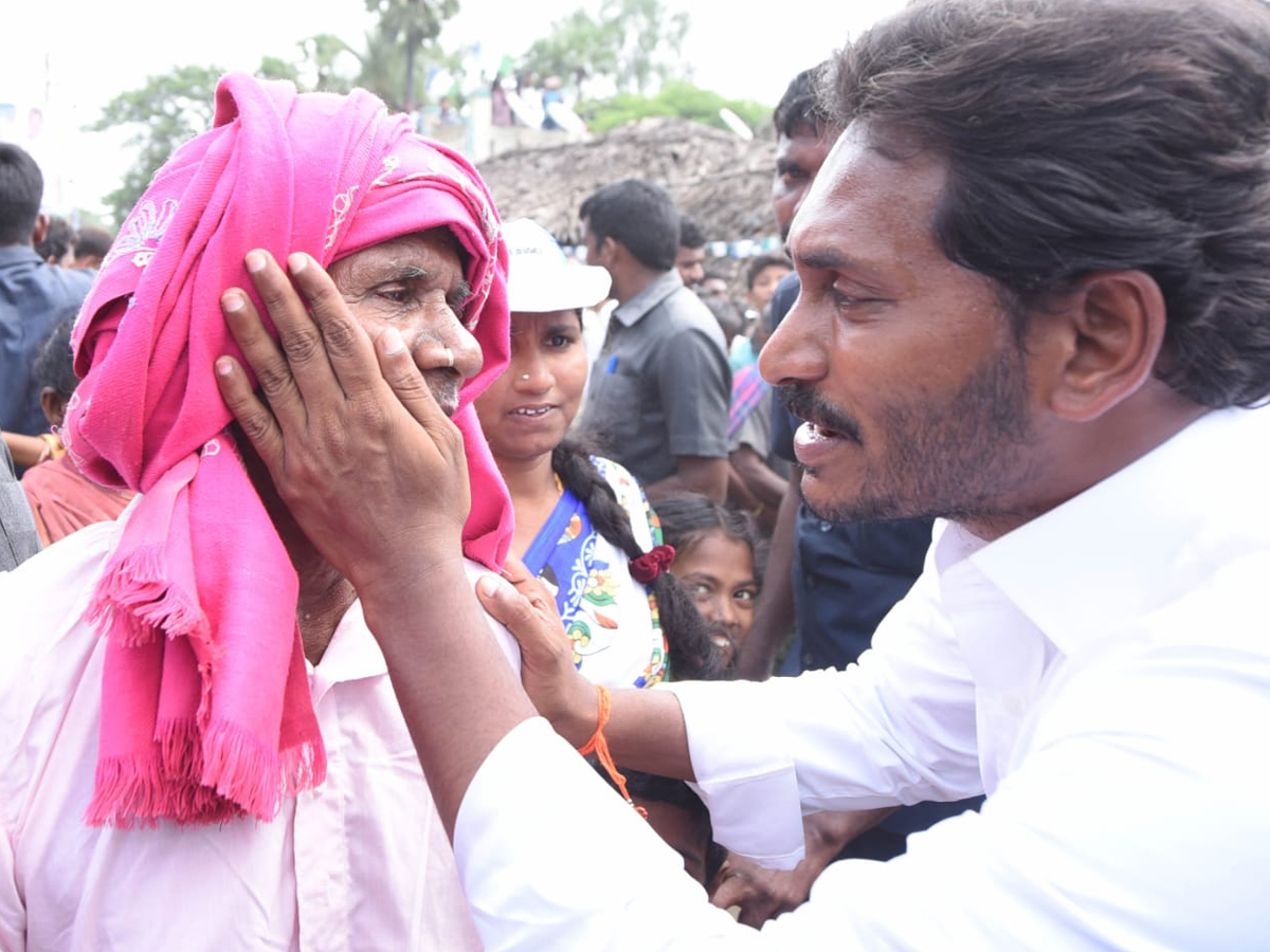 YS Jagan PrajaSankalpaYatra Day 282 Photo Gallery - Sakshi4