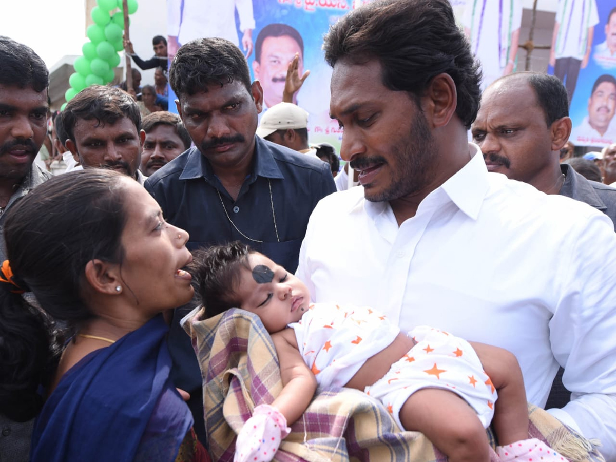 YS Jagan PrajaSankalpaYatra Day 282 Photo Gallery - Sakshi6