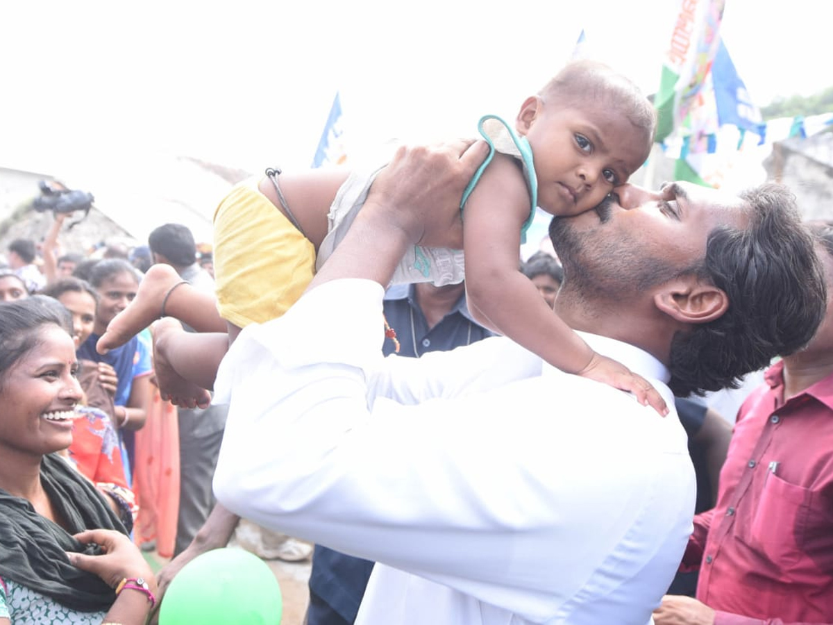 YS Jagan PrajaSankalpaYatra Day 282 Photo Gallery - Sakshi8