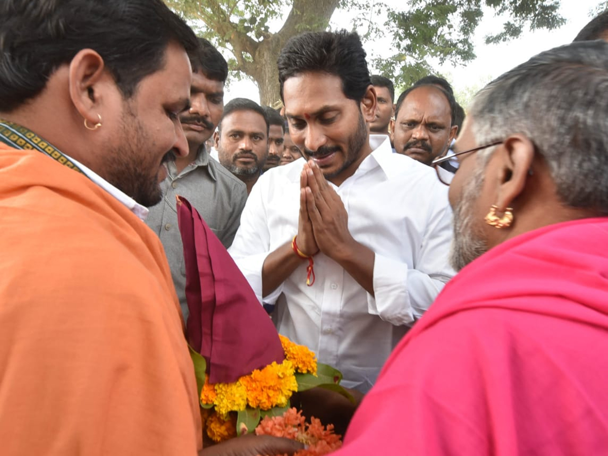 YS Jagan PrajaSankalpaYatra Day 295th Photo Gallery - Sakshi1