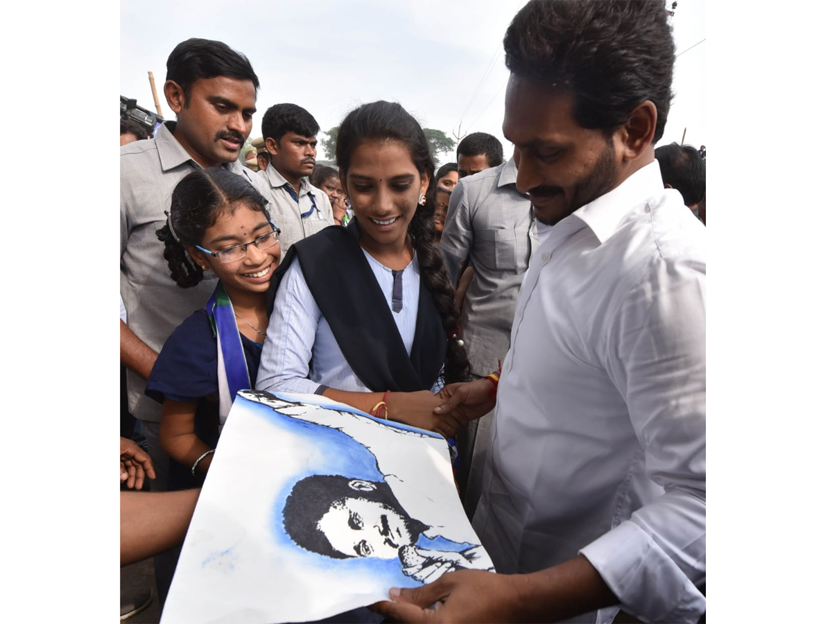 YS Jagan PrajaSankalpaYatra Day 295th Photo Gallery - Sakshi16