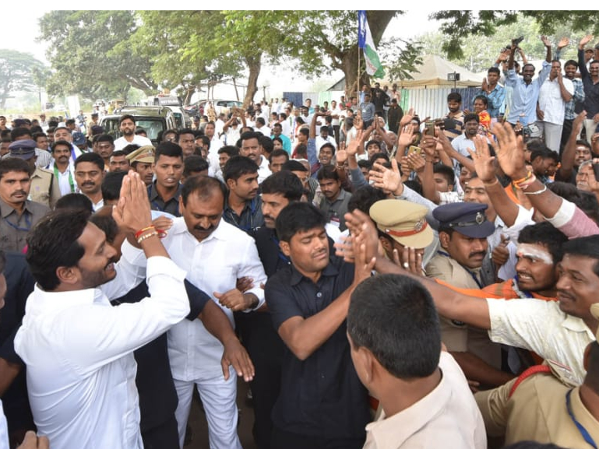 YS Jagan PrajaSankalpaYatra Day 295th Photo Gallery - Sakshi2