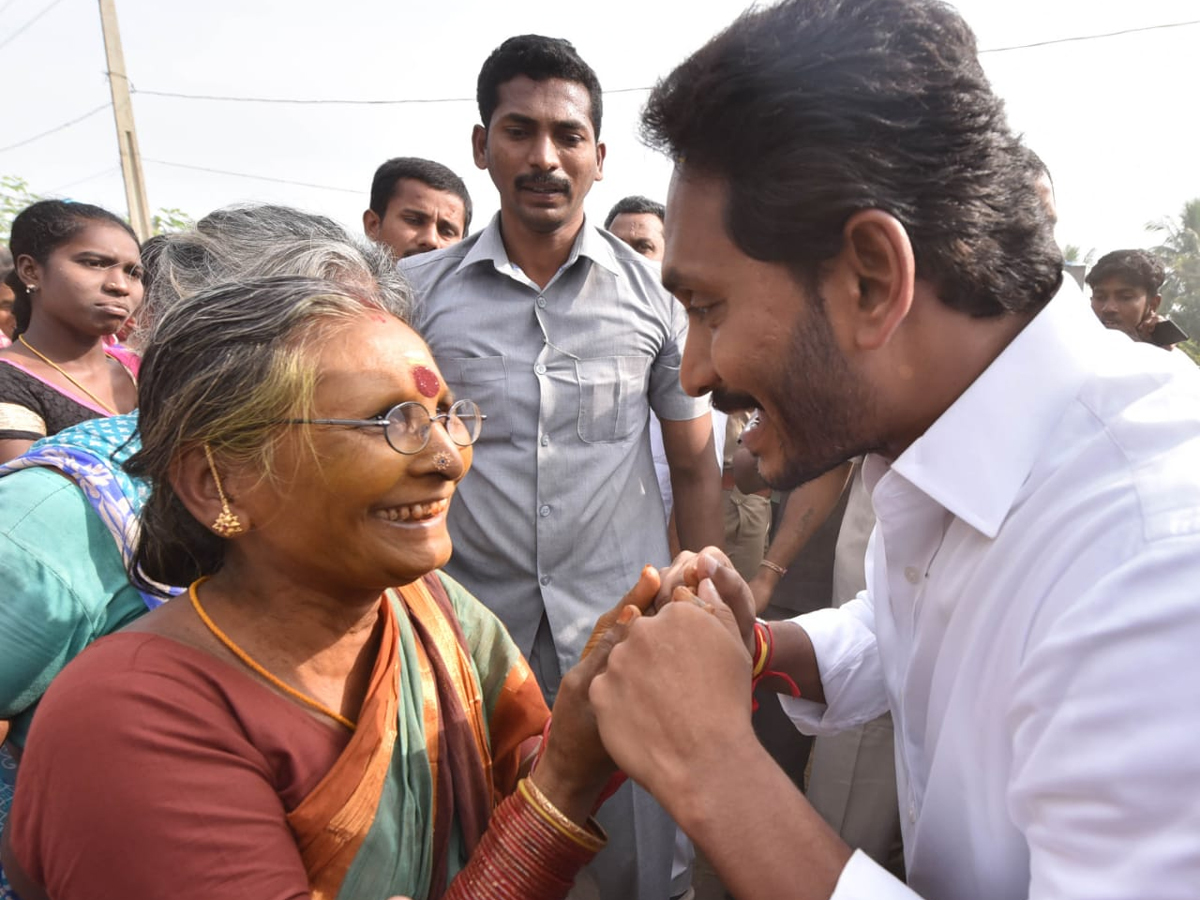 YS Jagan PrajaSankalpaYatra Day 295th Photo Gallery - Sakshi3