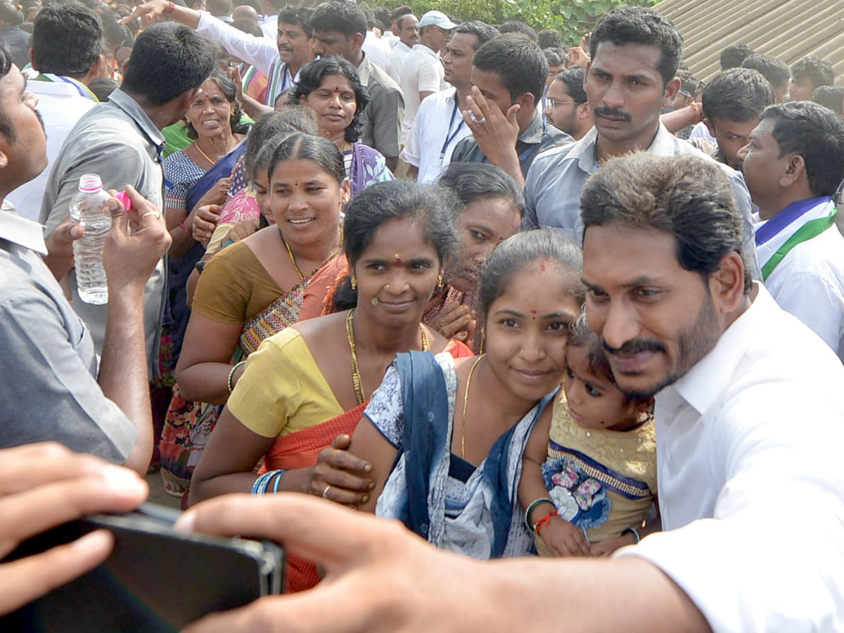 YS Jagan PrajaSankalpaYatra Day 295th Photo Gallery - Sakshi31