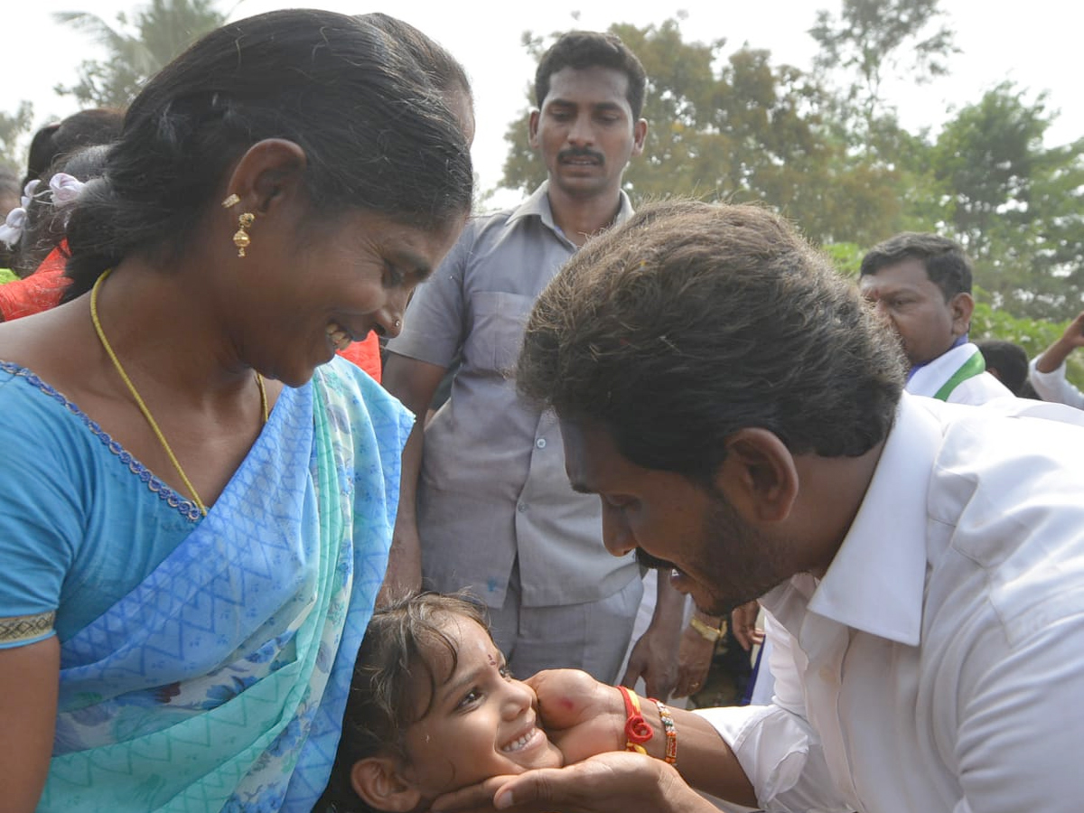 YS Jagan PrajaSankalpaYatra Day 295th Photo Gallery - Sakshi32