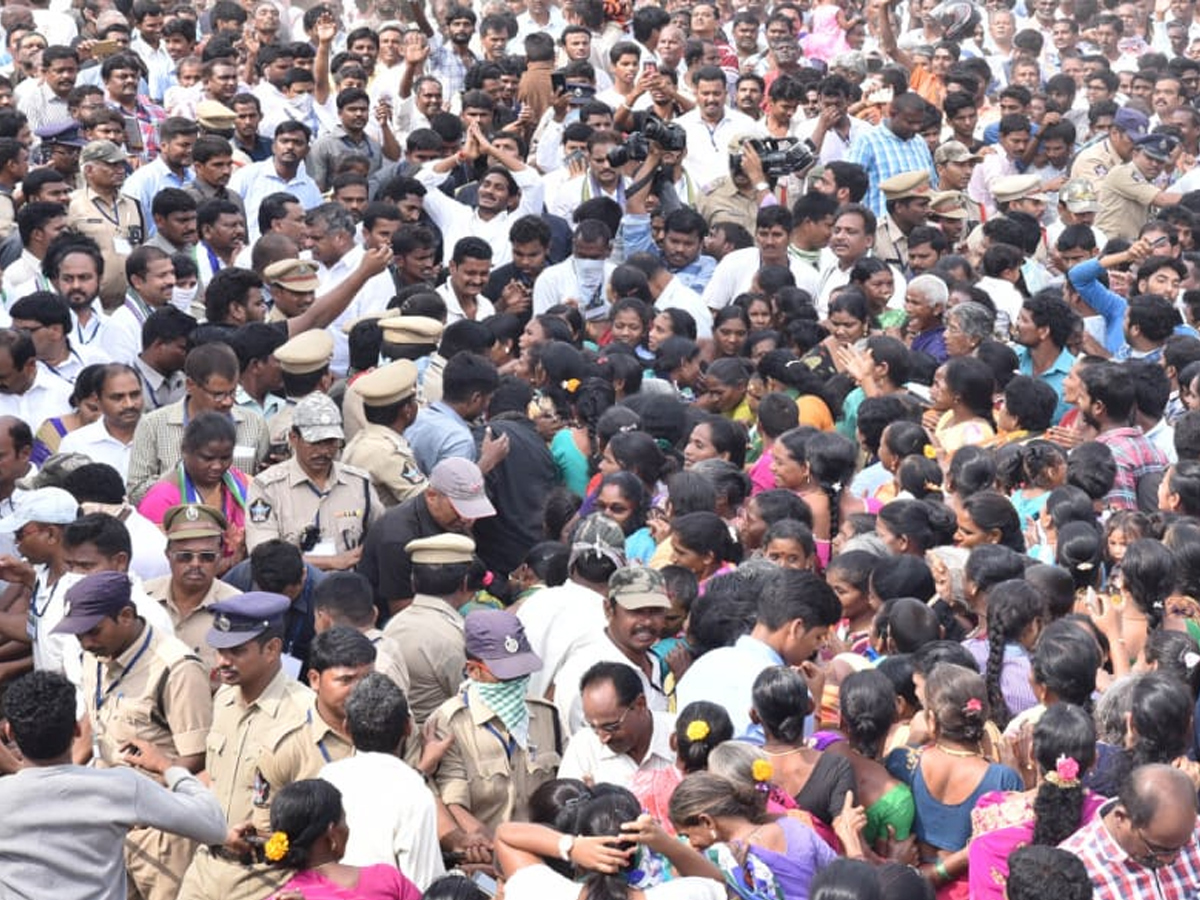 YS Jagan PrajaSankalpaYatra Day 295th Photo Gallery - Sakshi36