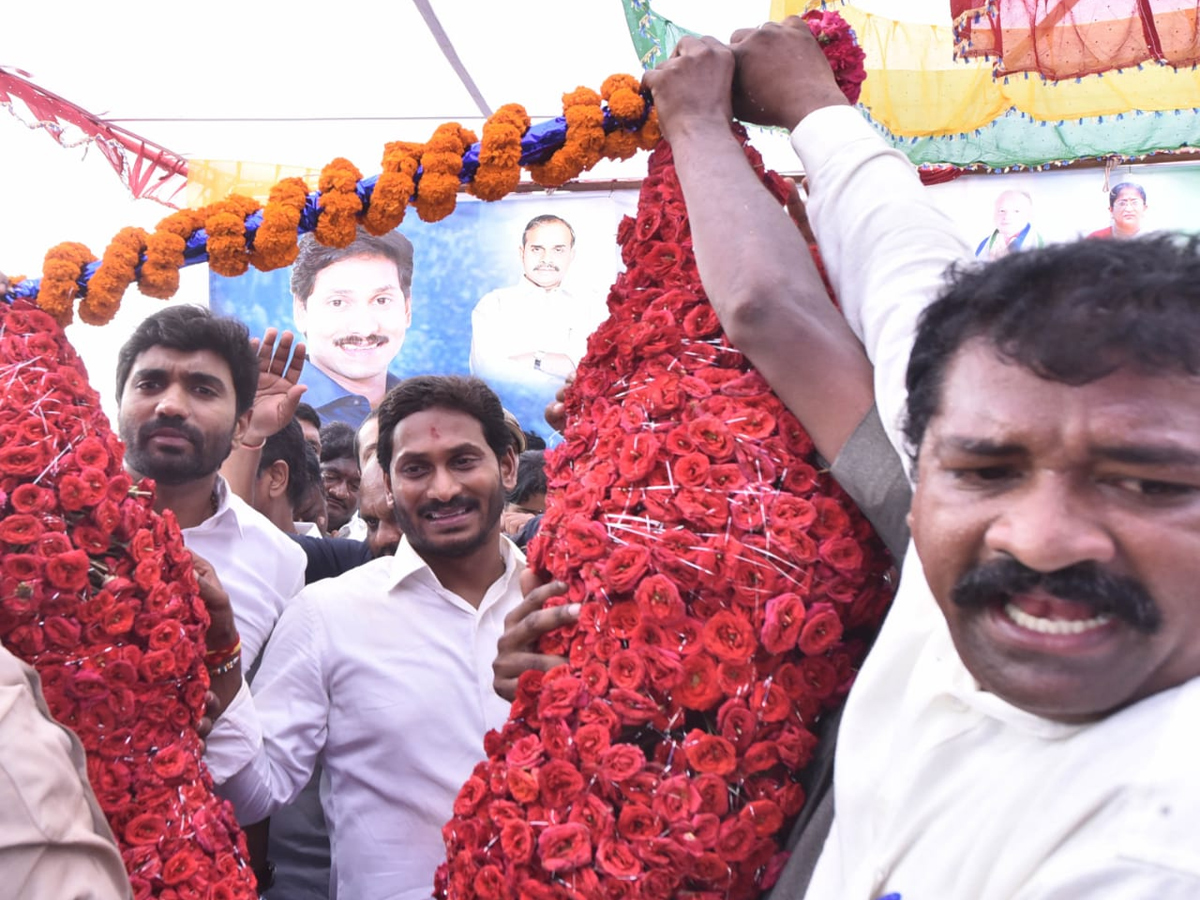 YS Jagan PrajaSankalpaYatra Day 295th Photo Gallery - Sakshi28