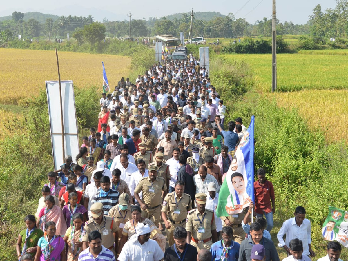 YS Jagan PrajaSankalpaYatra Day 296th Photo Gallery - Sakshi15