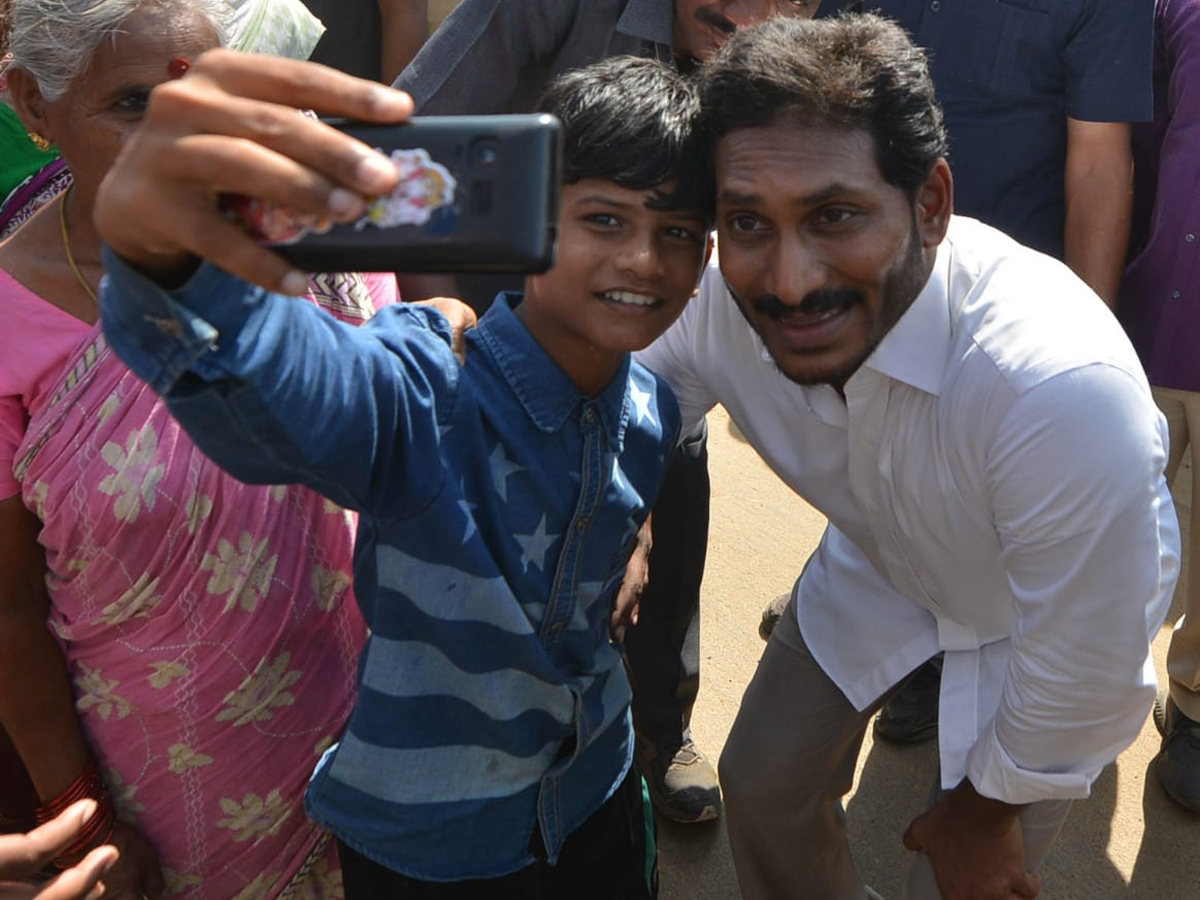 YS Jagan PrajaSankalpaYatra Day 296th Photo Gallery - Sakshi17