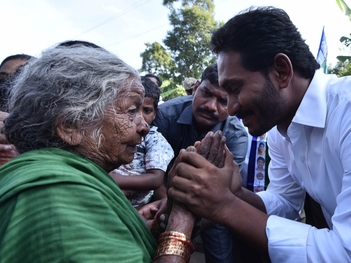 YS Jagan PrajaSankalpaYatra Day 296th Photo Gallery - Sakshi12