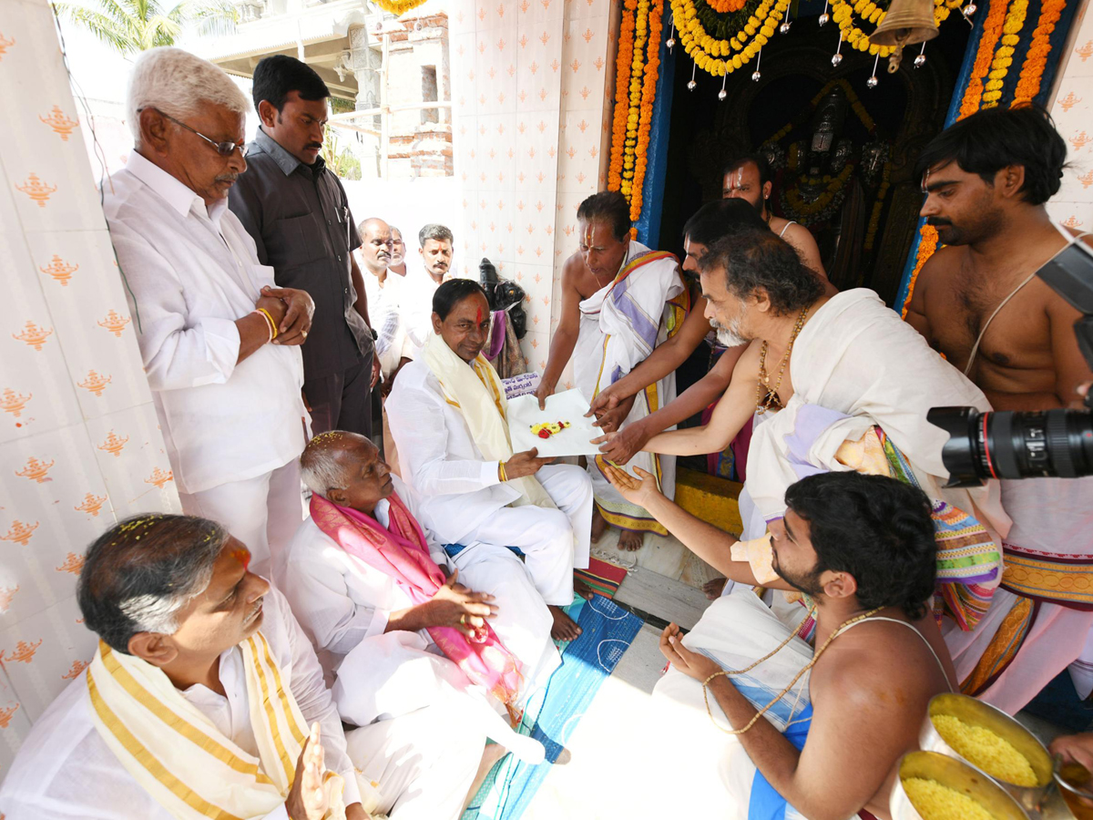 KCR And Harish Rao File Nomination Papers Photo Gallery - Sakshi1