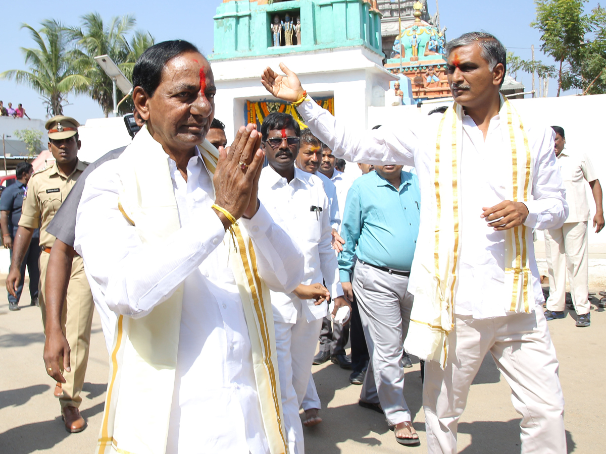 KCR And Harish Rao File Nomination Papers Photo Gallery - Sakshi15