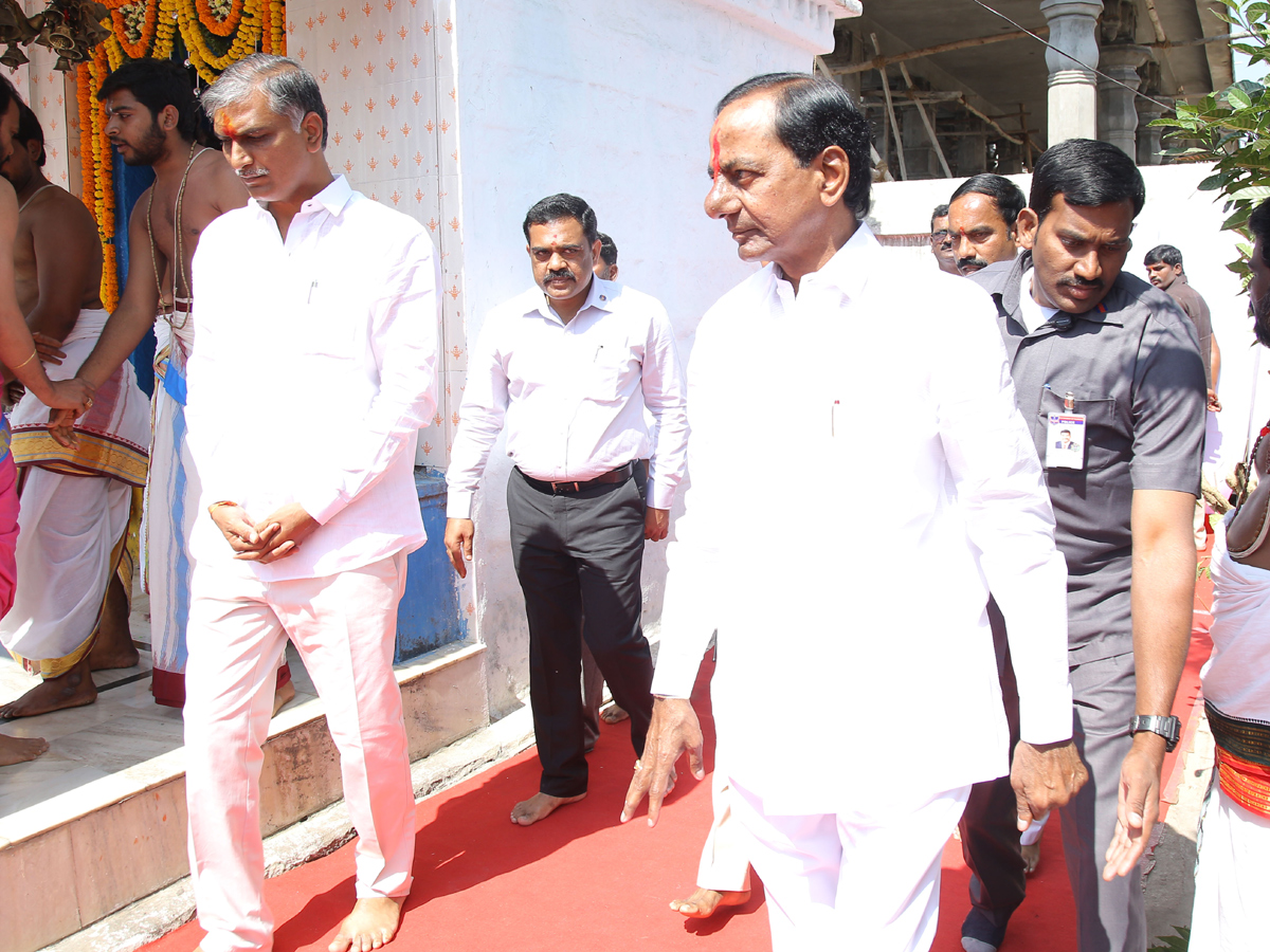 KCR And Harish Rao File Nomination Papers Photo Gallery - Sakshi20