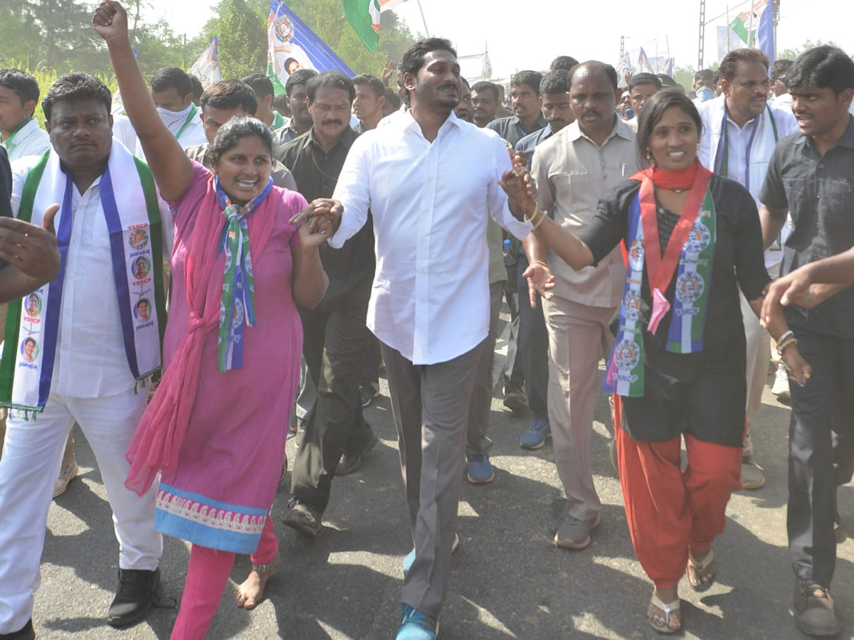 YS jagan padayatra at Vizianagaram photo gallery - Sakshi23