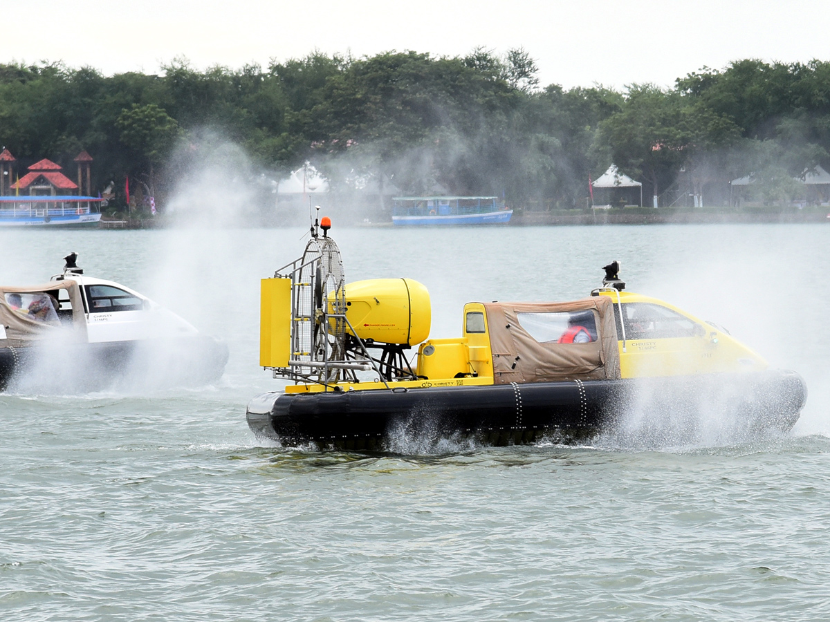 F1H2O Power Boat Race at Vijayawada Photo Gallery - Sakshi15