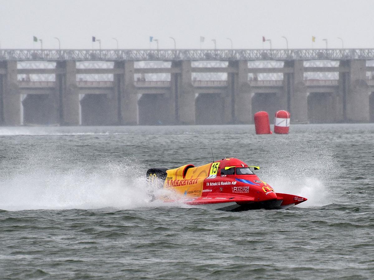 F1H2O Power Boat Race at Vijayawada Photo Gallery - Sakshi17