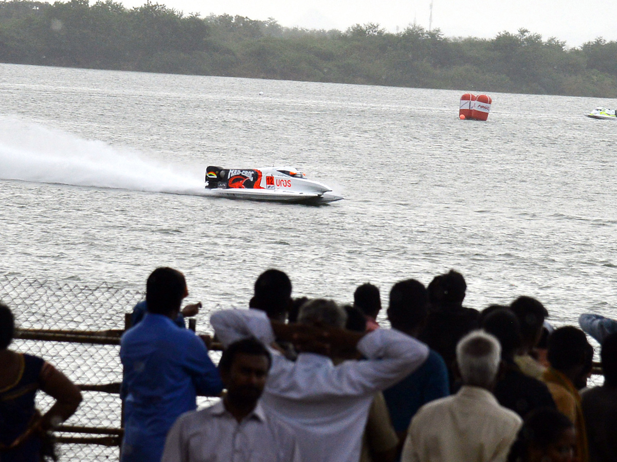 F1H2O Power Boat Race at Vijayawada Photo Gallery - Sakshi26