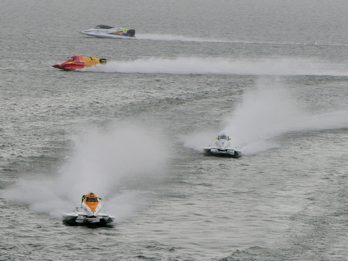 F1H2O Power Boat Race at Vijayawada Photo Gallery - Sakshi21