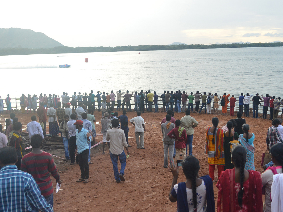 F1H2O Power Boat Race at Vijayawada Photo Gallery - Sakshi6