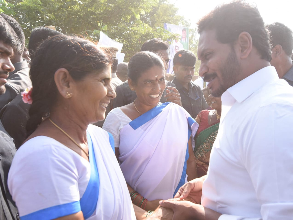 YS Jagan PrajaSankalpaYatra Day 300th Photo Gallery - Sakshi14