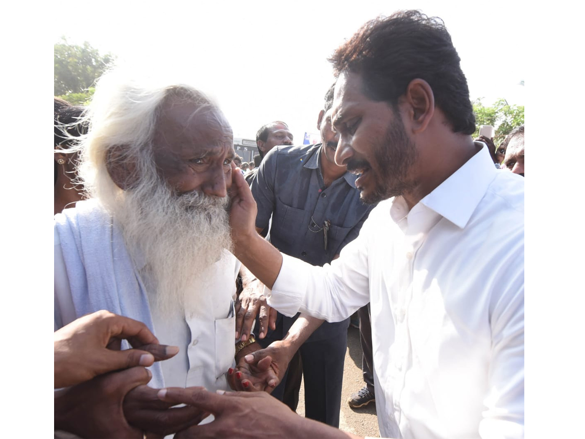 YS Jagan PrajaSankalpaYatra Day 300th Photo Gallery - Sakshi6