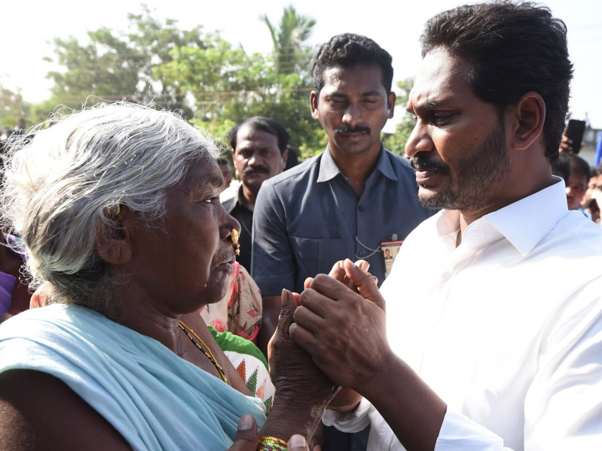 YS Jagan PrajaSankalpaYatra Day 300th Photo Gallery - Sakshi7