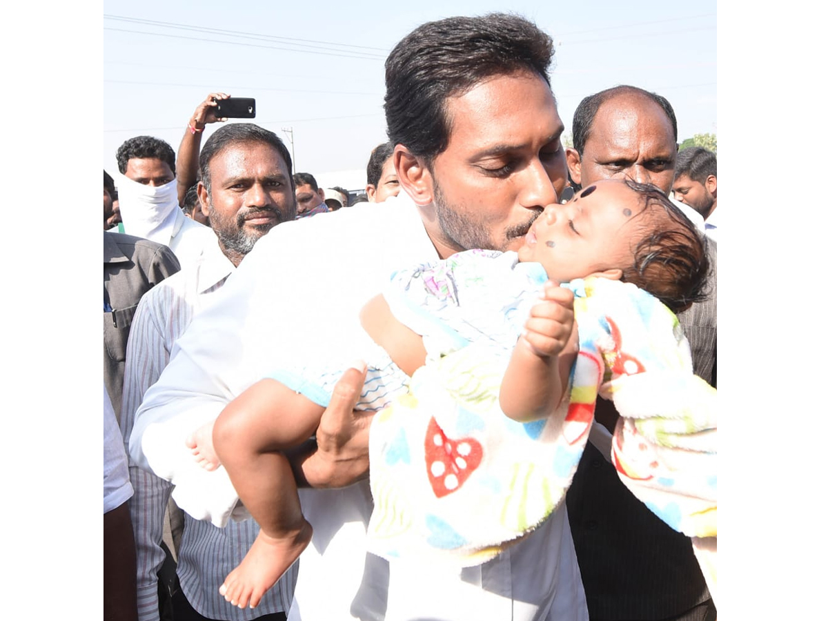 YS Jagan PrajaSankalpaYatra Day 300th Photo Gallery - Sakshi8