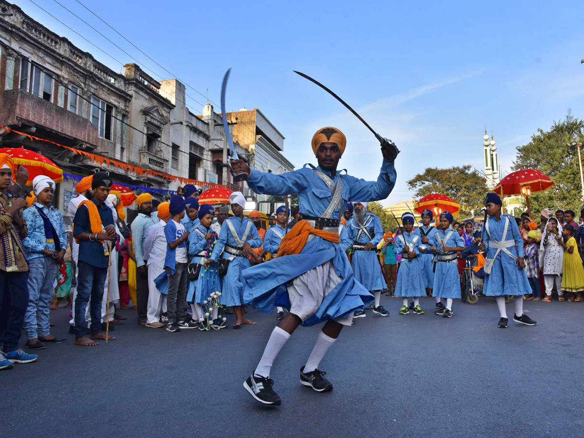 Birth anniversary of Guru Nanak Photo Gallery - Sakshi20