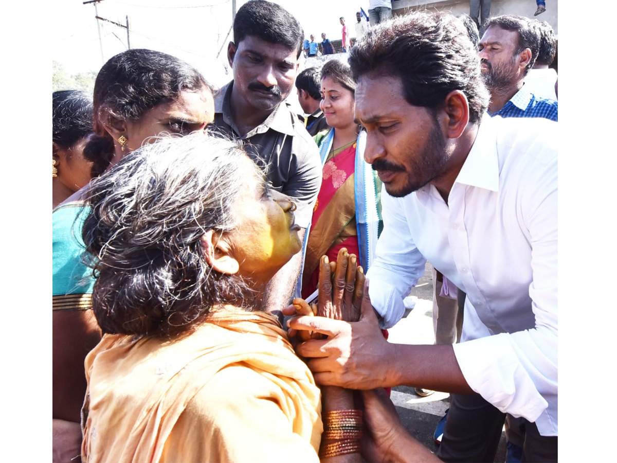 YS Jagan PrajaSankalpaYatra Day 301th Photo Gallery - Sakshi13