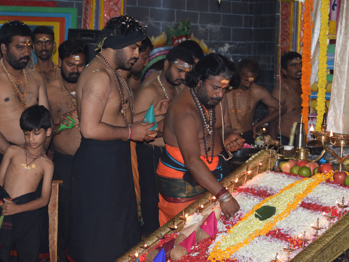 Sharwanand Mahapadi Pooja to Ayyappa Swamy Photo Gallery - Sakshi10