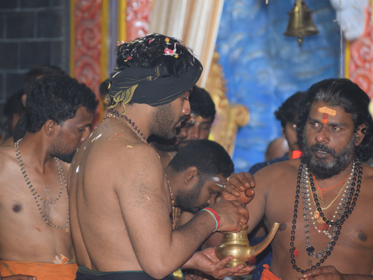 Sharwanand Mahapadi Pooja to Ayyappa Swamy Photo Gallery - Sakshi11