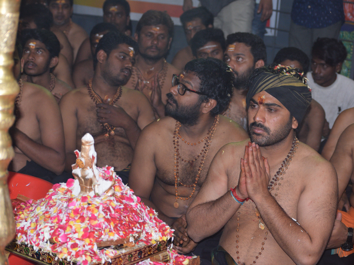 Sharwanand Mahapadi Pooja to Ayyappa Swamy Photo Gallery - Sakshi12