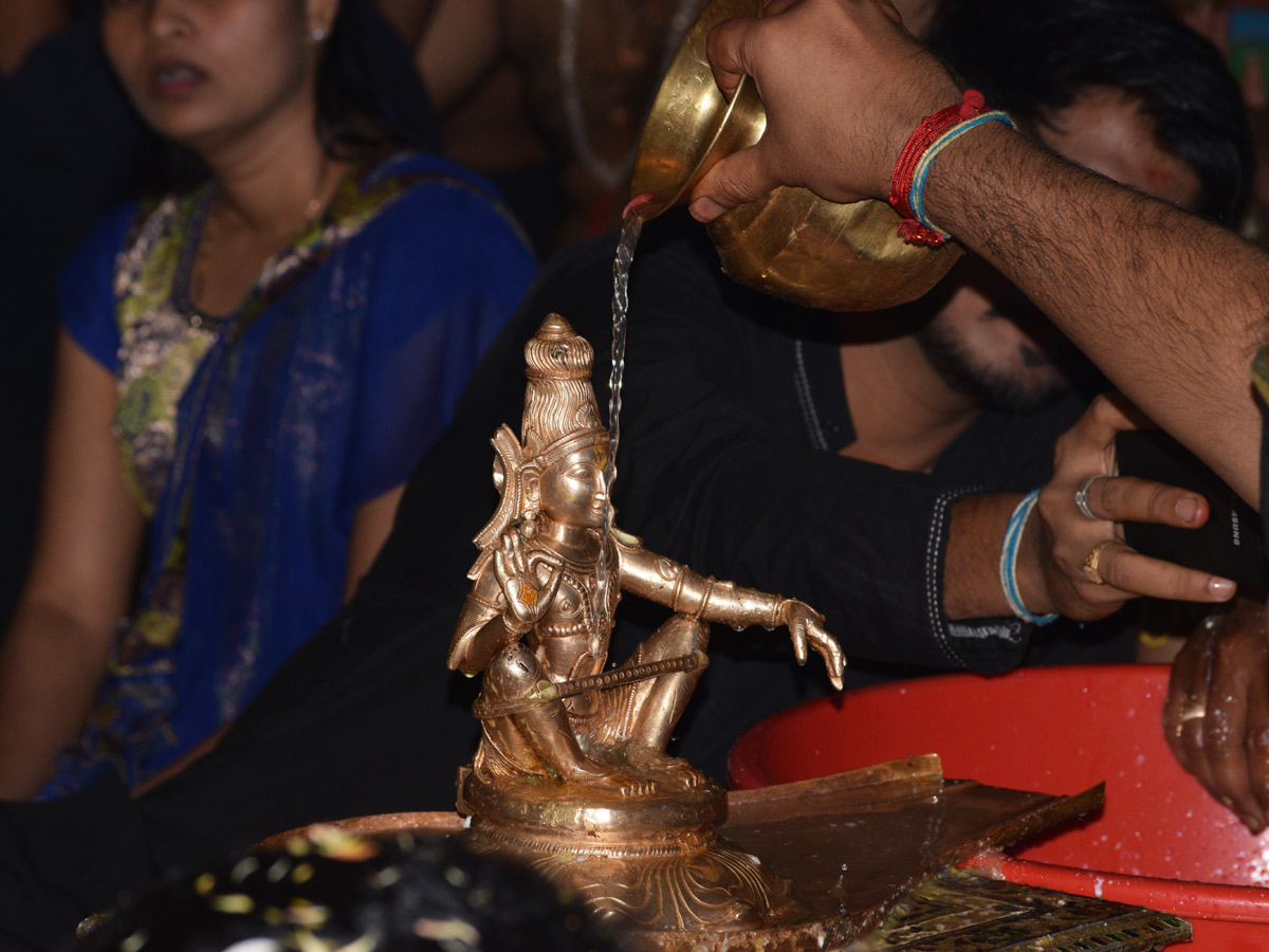 Sharwanand Mahapadi Pooja to Ayyappa Swamy Photo Gallery - Sakshi16