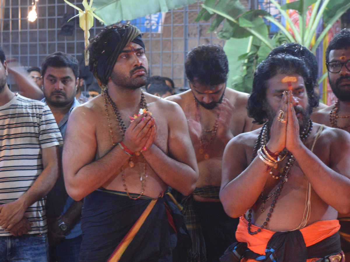 Sharwanand Mahapadi Pooja to Ayyappa Swamy Photo Gallery - Sakshi18