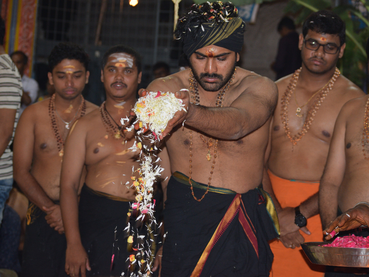 Sharwanand Mahapadi Pooja to Ayyappa Swamy Photo Gallery - Sakshi5