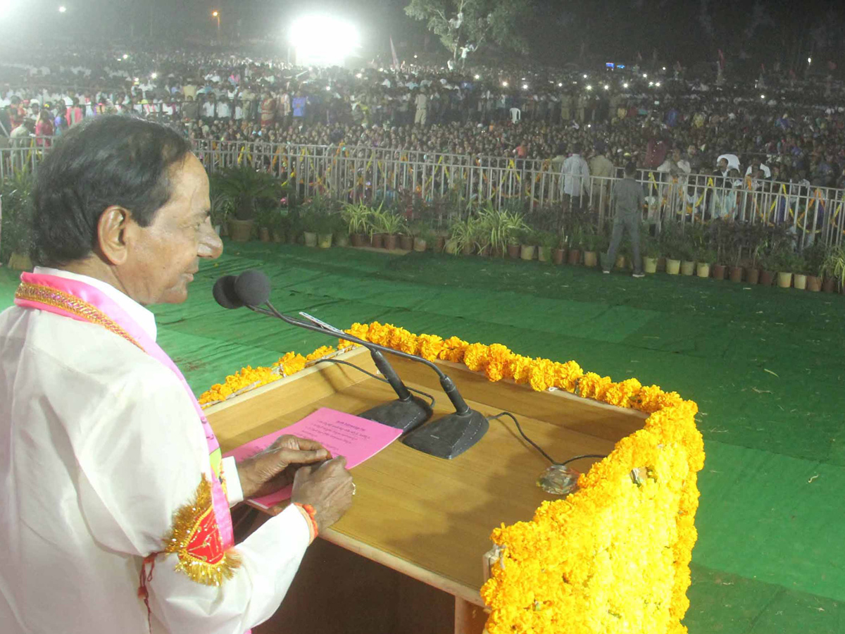 TRS Praja Ashirvada Sabha in Medak Photo Gallery - Sakshi12