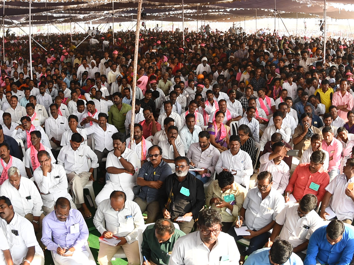 TRS Praja Ashirvada Sabha in Medak Photo Gallery - Sakshi16