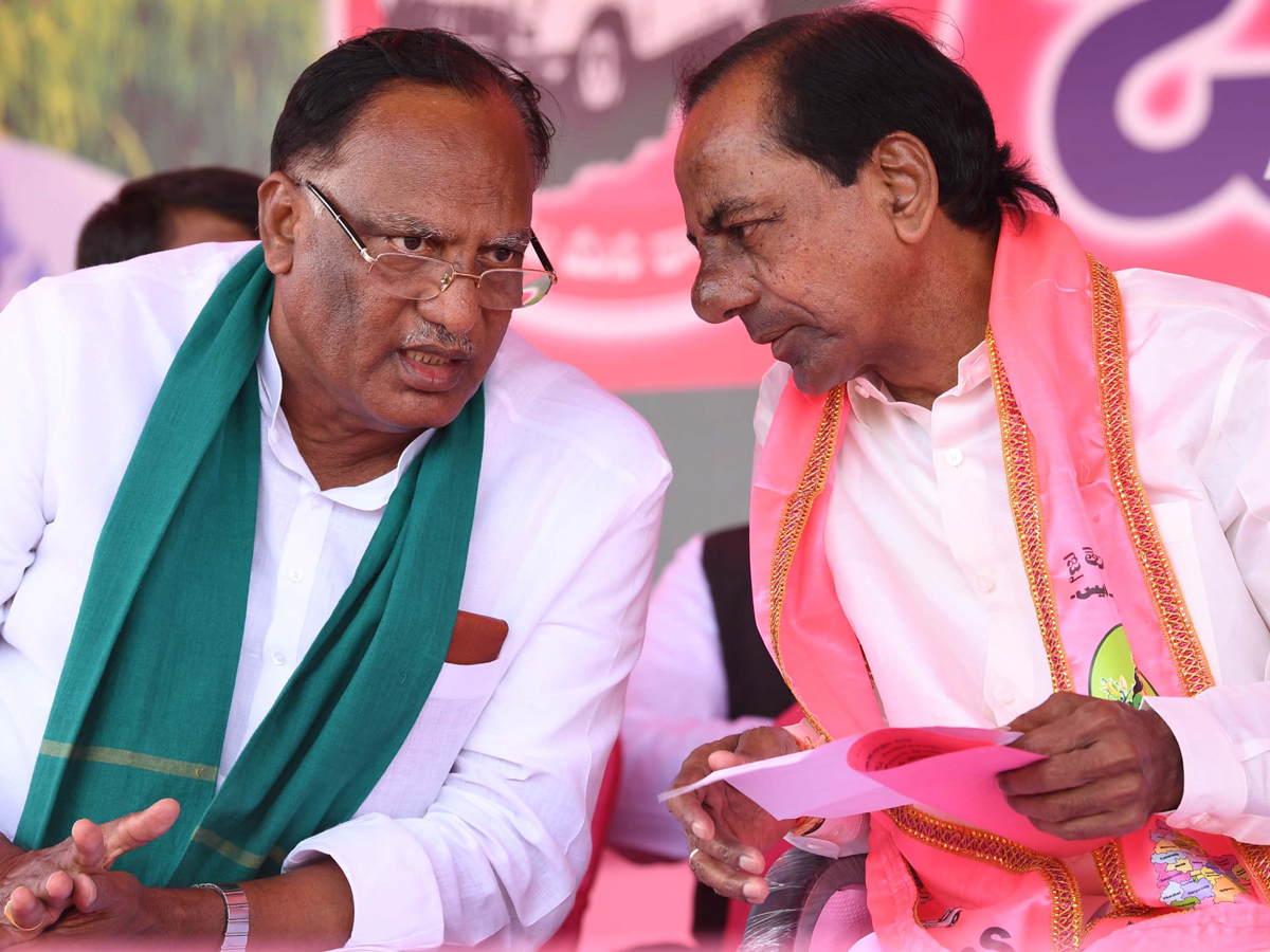 TRS Praja Ashirvada Sabha in Medak Photo Gallery - Sakshi8