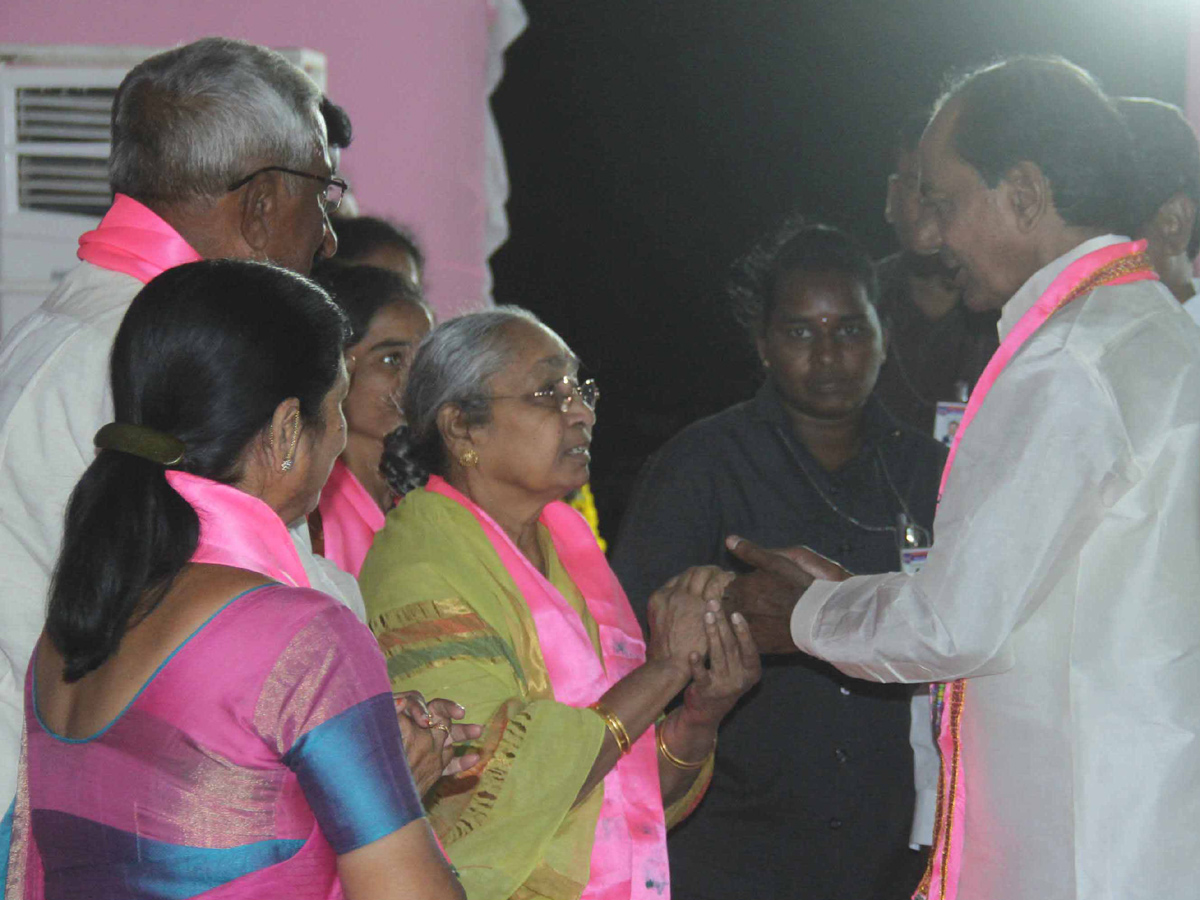 TRS Praja Ashirvada Sabha in Medak Photo Gallery - Sakshi9