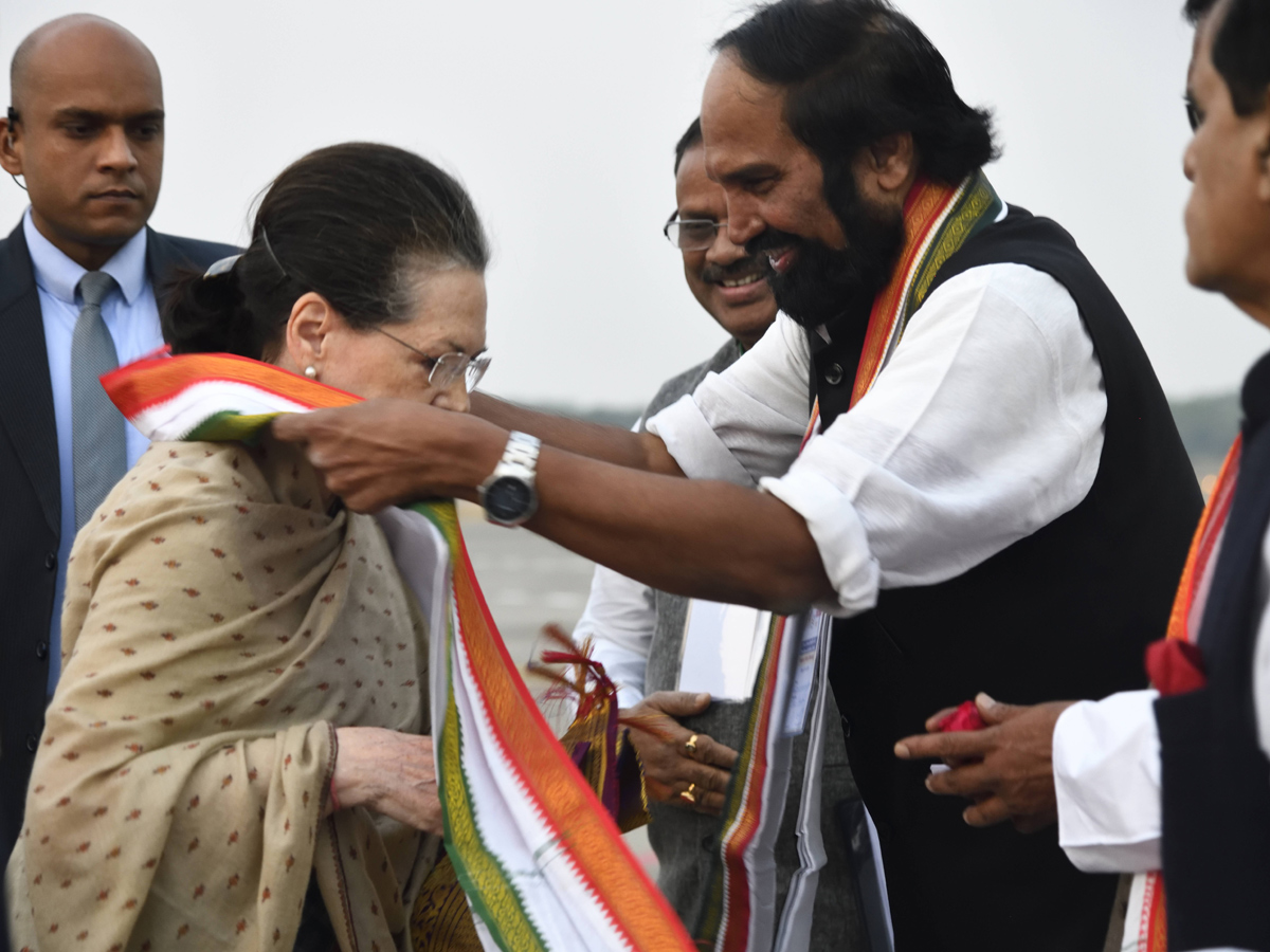 Congress Public Meeting In Medchal Photo Gallery - Sakshi2