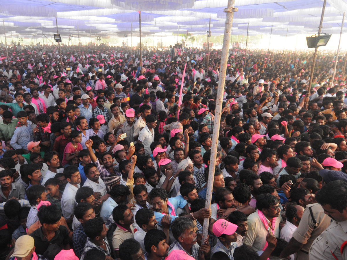 TRS Public Meeting In Suryapet Photo Gallery - Sakshi15