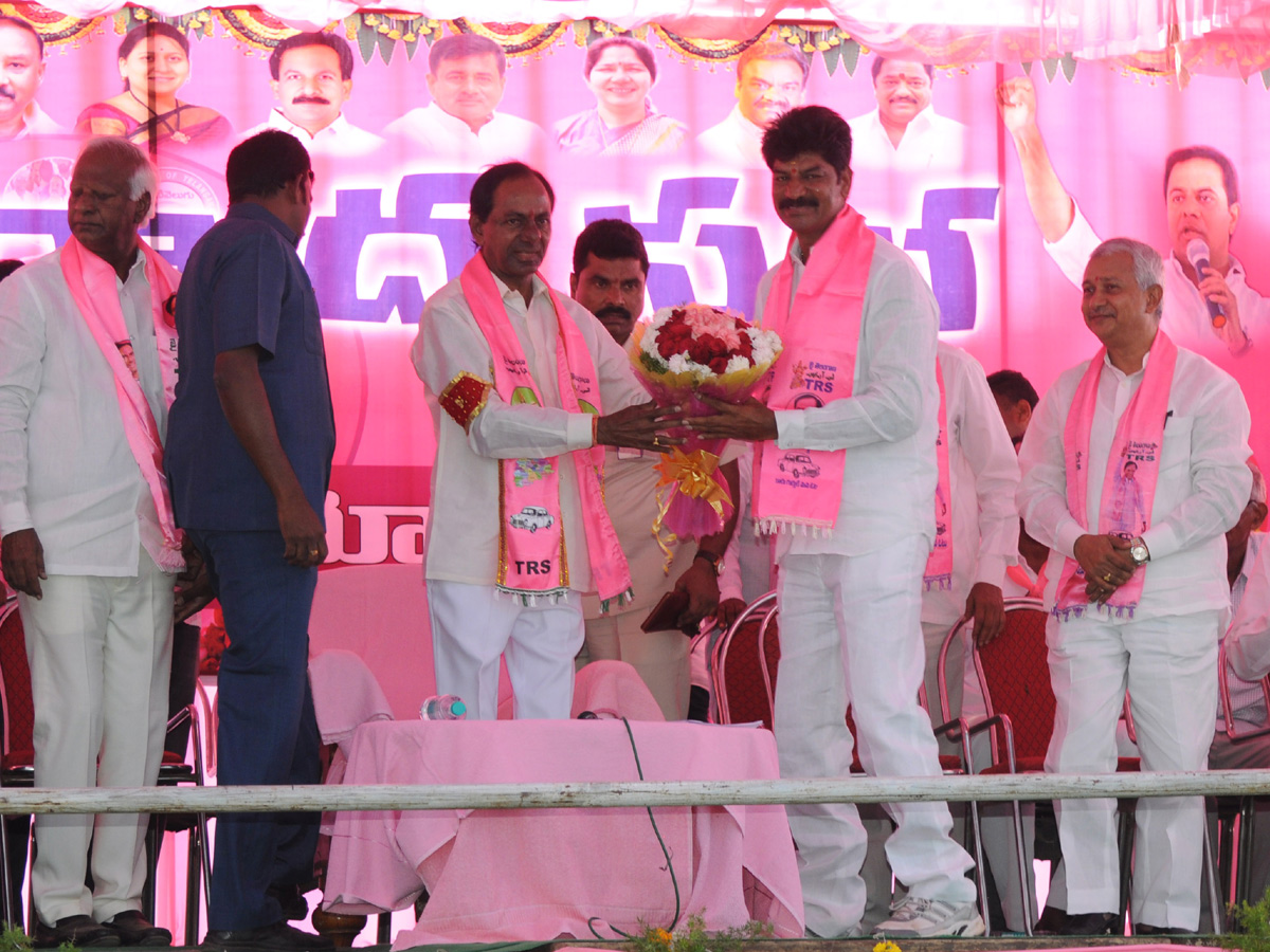 TRS Public Meeting In Suryapet Photo Gallery - Sakshi4