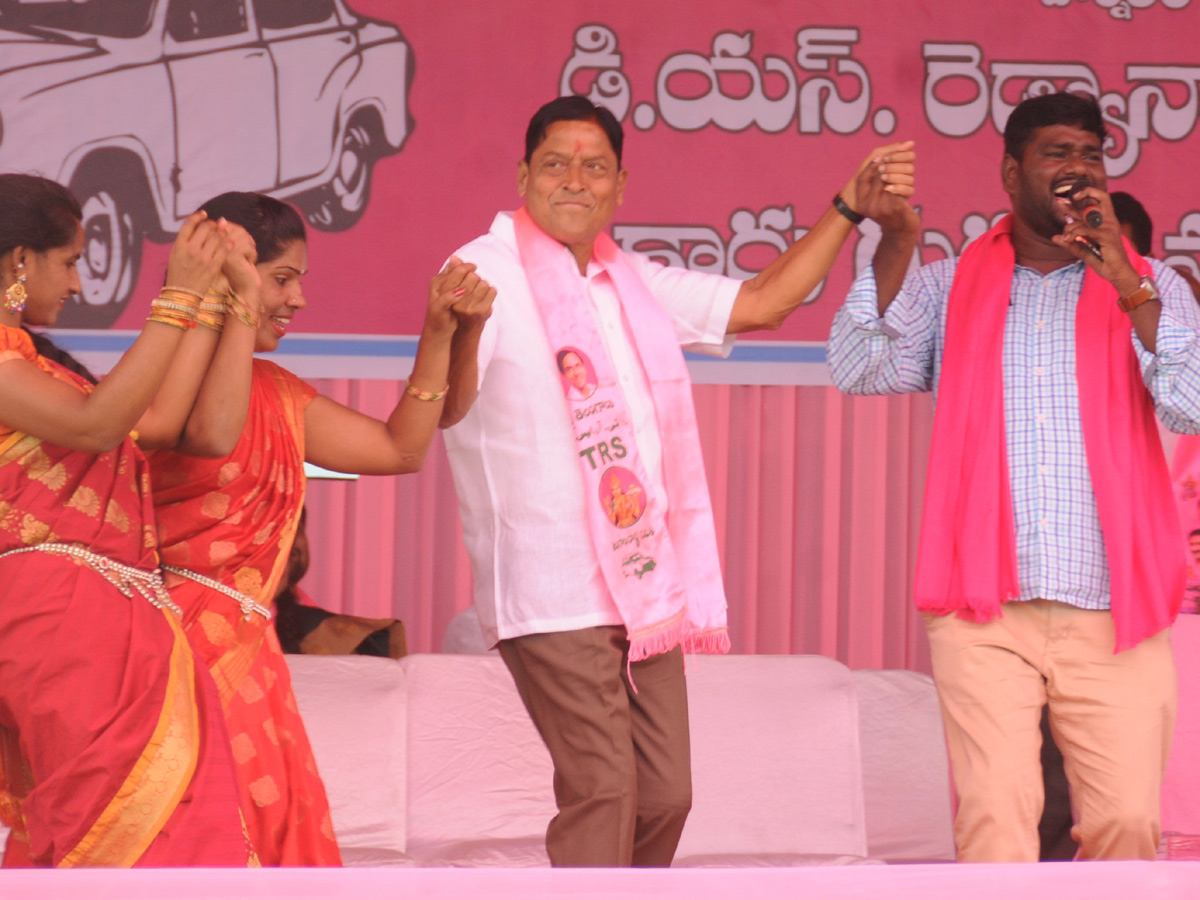 TRS Public Meeting In Suryapet Photo Gallery - Sakshi6