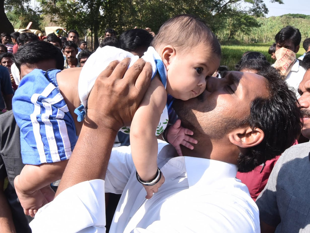 YS Jagan PrajaSankalpaYatra Day 304th Photo Gallery - Sakshi1