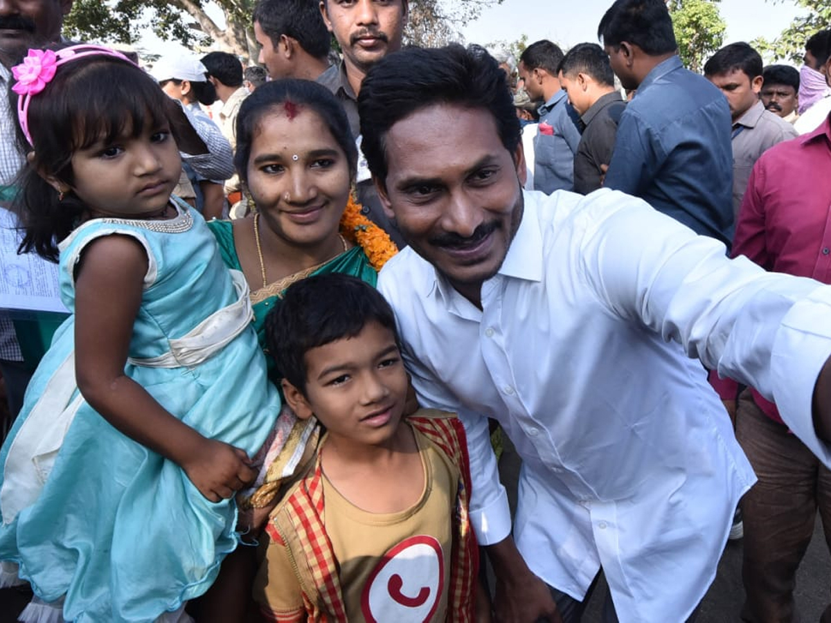 YS Jagan PrajaSankalpaYatra Day 304th Photo Gallery - Sakshi13